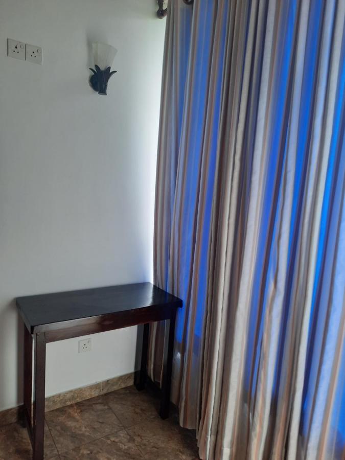 White Surfing Beach Resort Unawatuna Bagian luar foto
