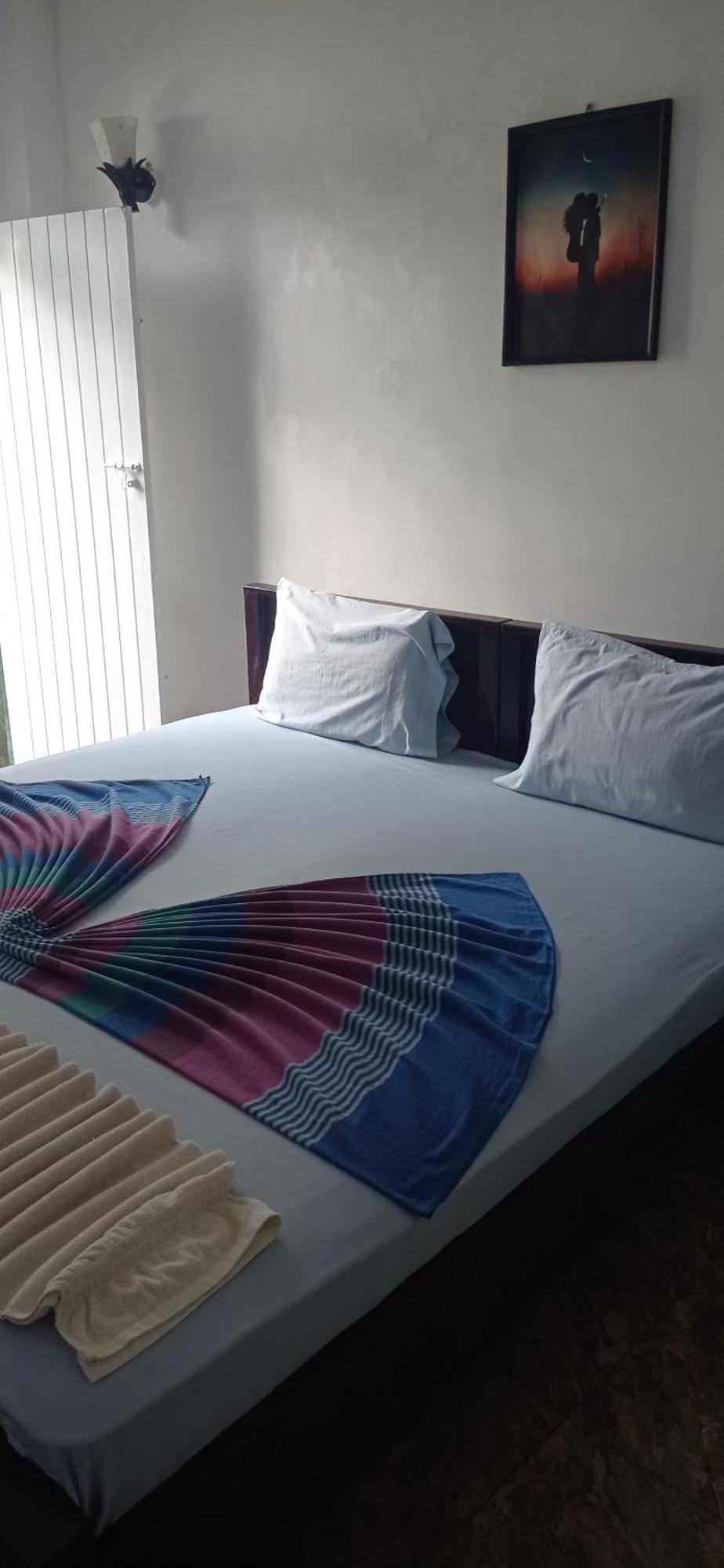 White Surfing Beach Resort Unawatuna Bagian luar foto