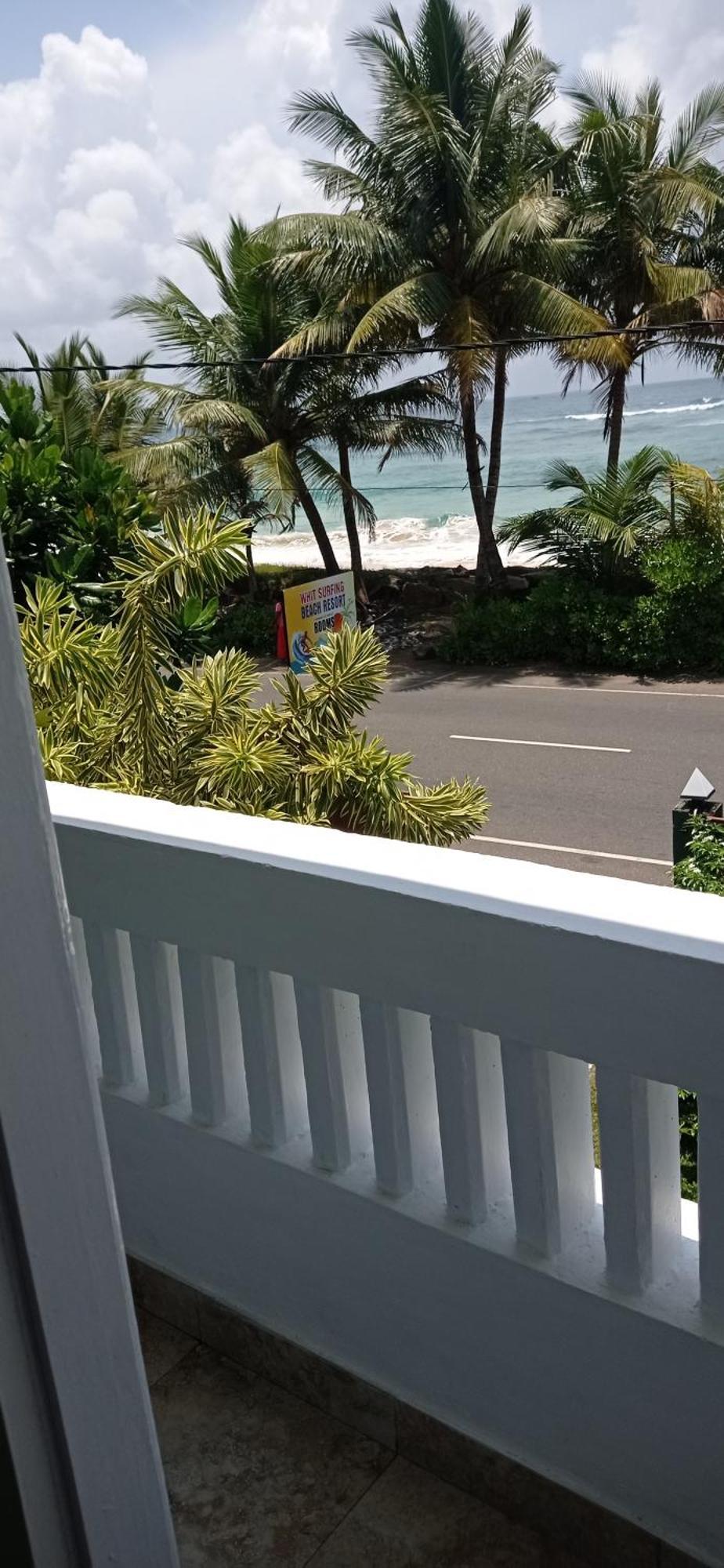 White Surfing Beach Resort Unawatuna Bagian luar foto