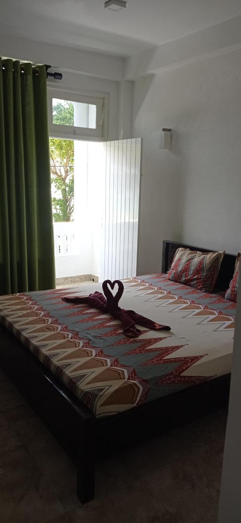 White Surfing Beach Resort Unawatuna Bagian luar foto